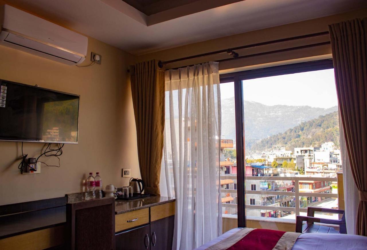 Hotel Silverline Pokhara Zewnętrze zdjęcie