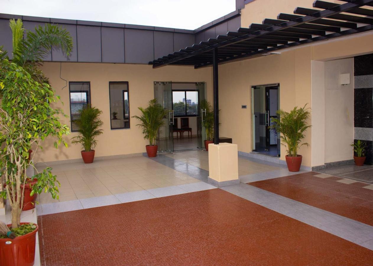 Hotel Silverline Pokhara Zewnętrze zdjęcie