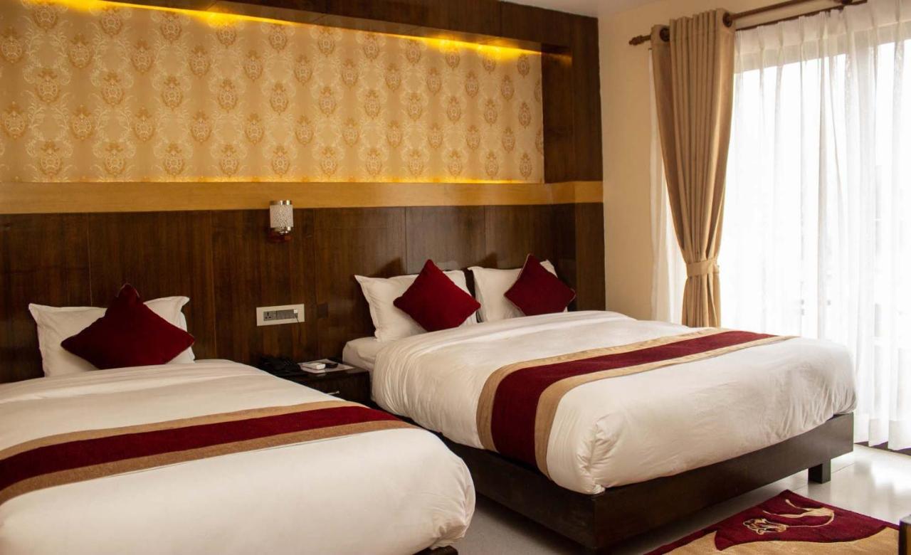 Hotel Silverline Pokhara Zewnętrze zdjęcie