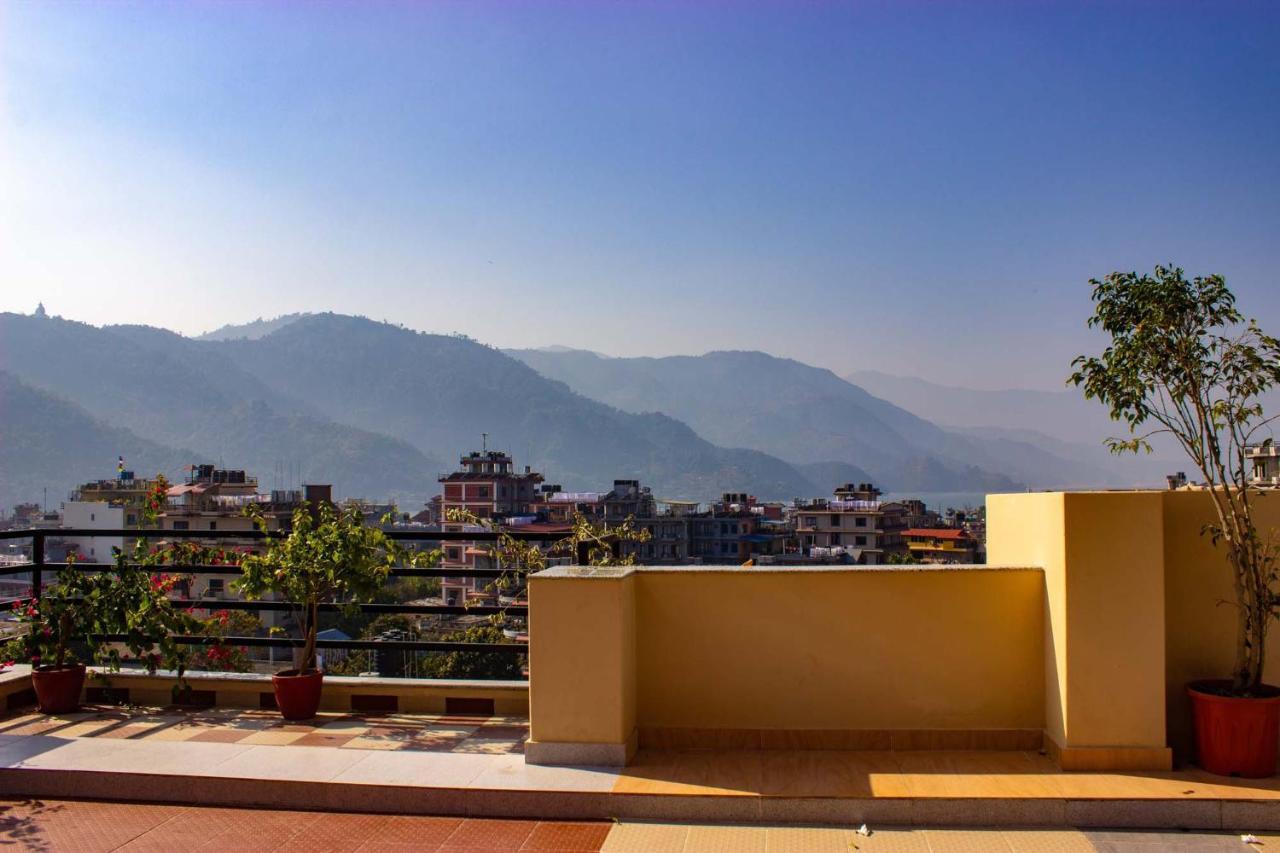 Hotel Silverline Pokhara Zewnętrze zdjęcie