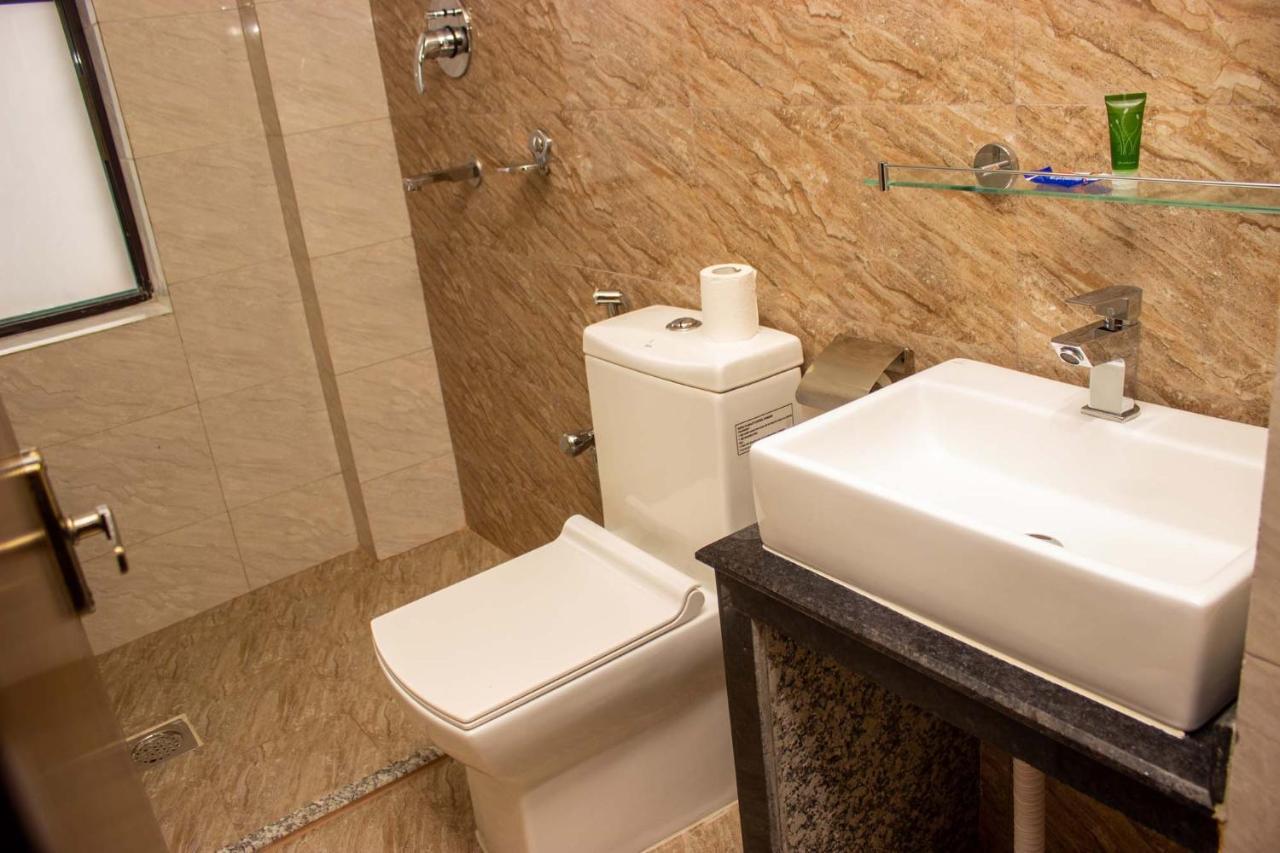 Hotel Silverline Pokhara Zewnętrze zdjęcie
