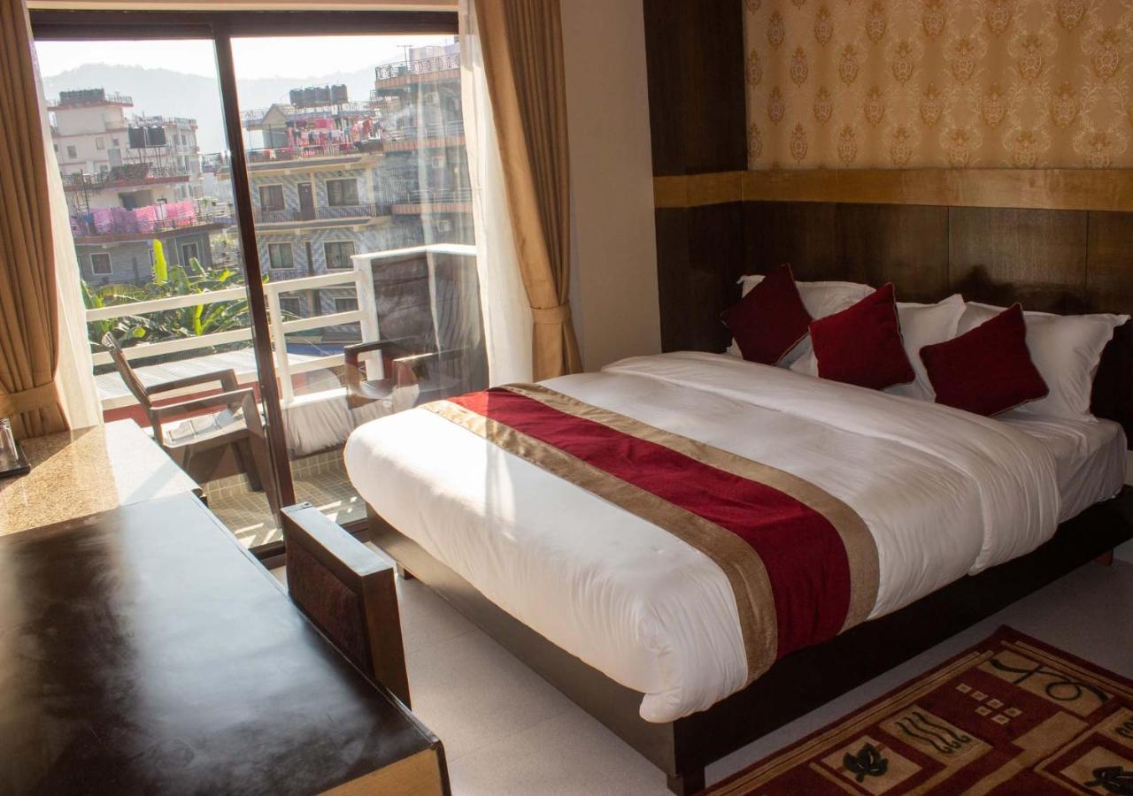 Hotel Silverline Pokhara Zewnętrze zdjęcie